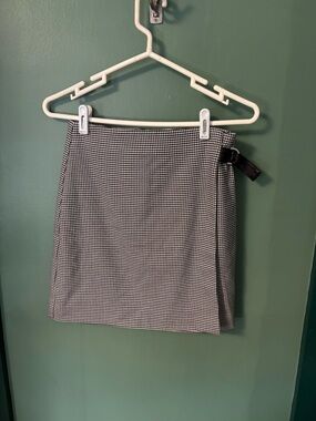 Ann Taylor Black and White Houndstooth Mini Skirt with Buckle Accent